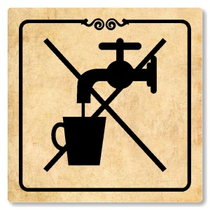 Nepitná voda, 118x118mm, pergamen, Texas